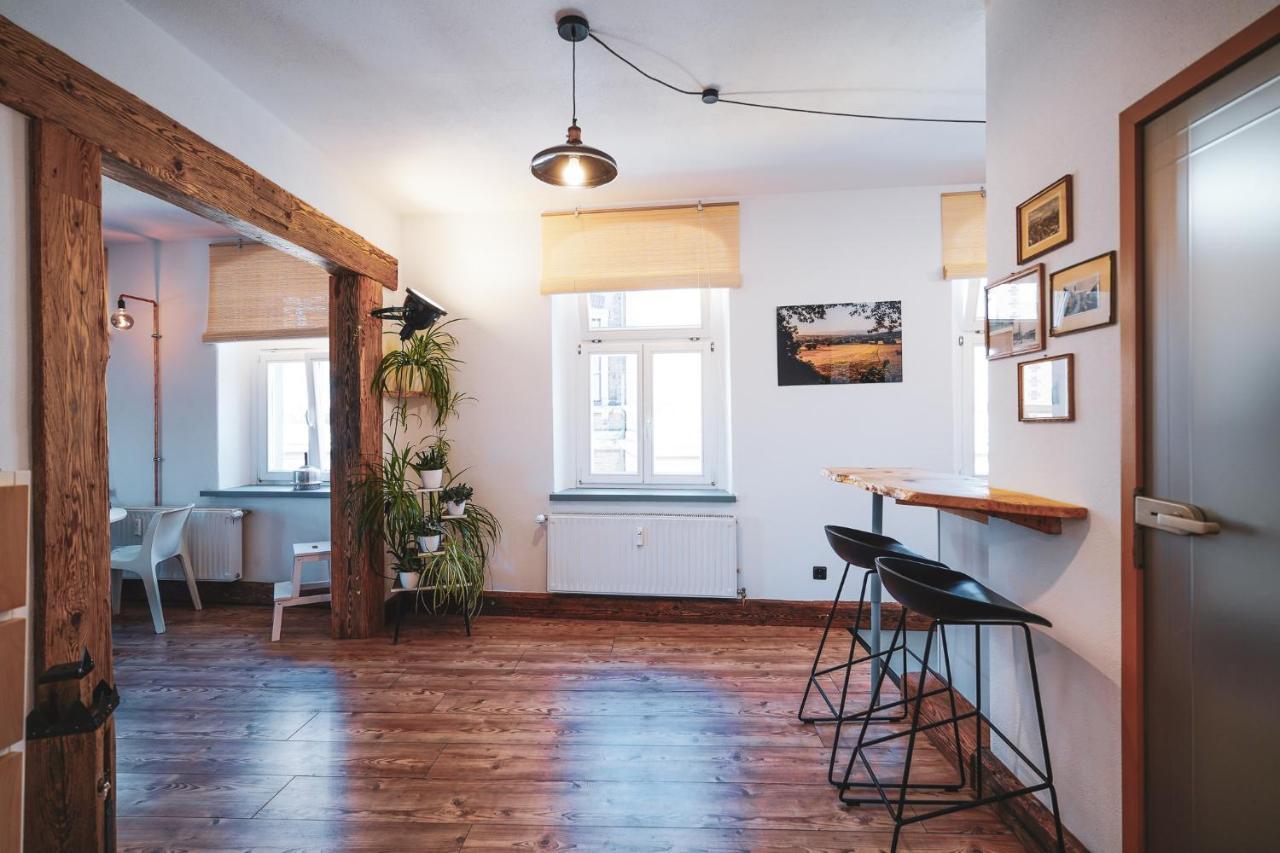 Studio Apartment Zur Alten Post, 48Qm Individualapartment Mit Blick Ueber Zittaus Altstadt, Ferienwohnung Im Altstadtkern Umrandet Vom Zittauer Gebirge Bagian luar foto